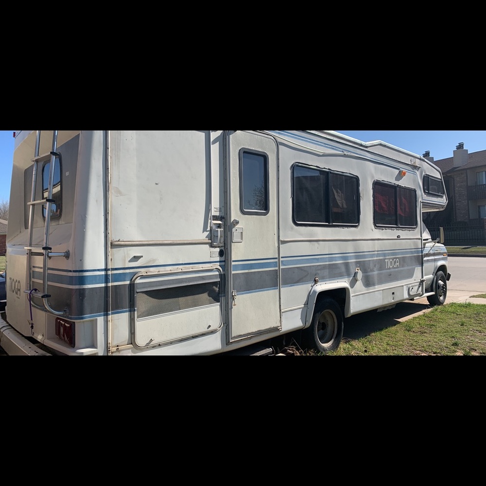 1989 Fleetwood Tioga RV…Everything works…New tires and battery…